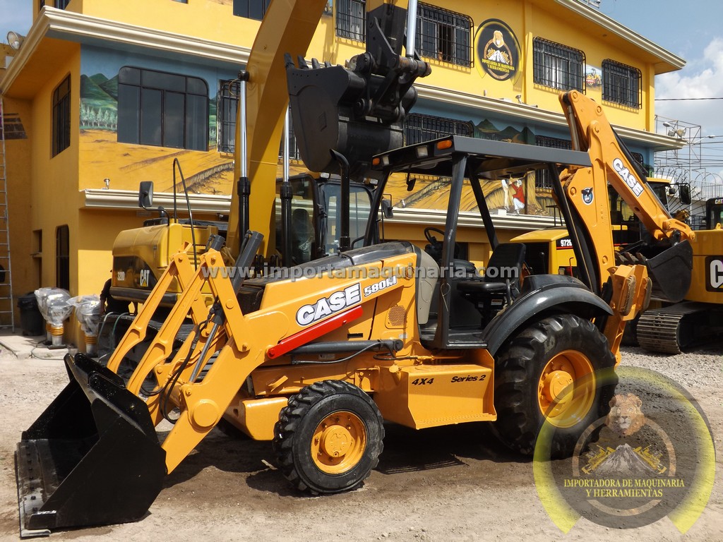 Retroexcavadora Case 580M Serie 2 Tracción 4x4
