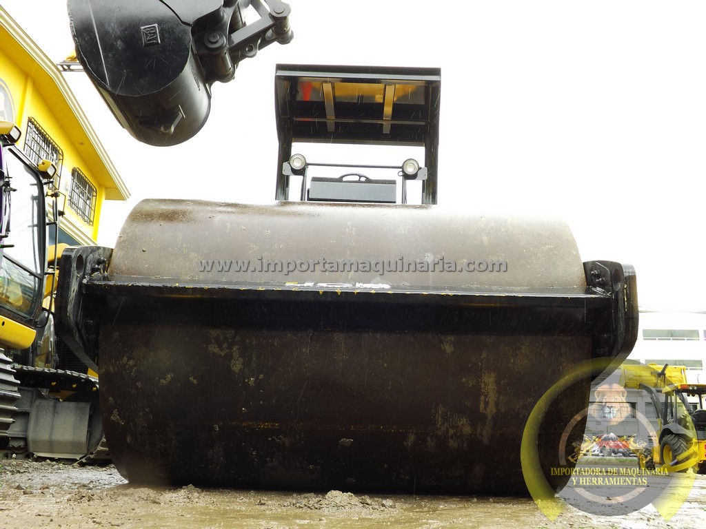 Click to enlarge image vibrocompactador_vibromax-jcb_vm106d_rodillo_liso_83_in_1.jpg