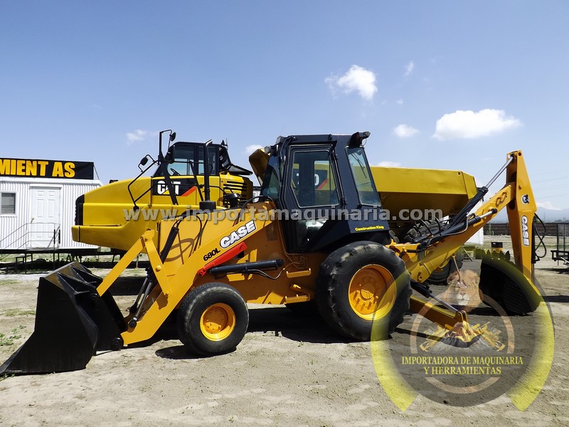 Retroexcavadora Case 680L equipada con Cabina