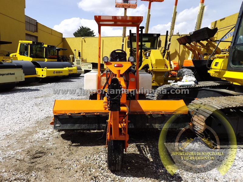 Click to enlarge image Barredora_carreteras_lay-mor_8hc_triciclo_cepillo_8_ft_1.jpg