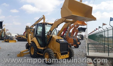 RETROEXCAVADORA CATERPILLAR 420D 2006 Tracción 4x4 Cabina Kit prara Martillo Bote 4 en 1