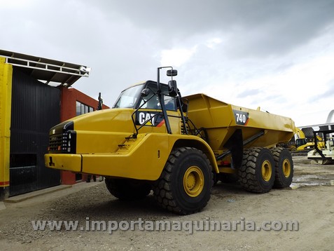 CAMIÓN ARTICULADO CATERPILLAR