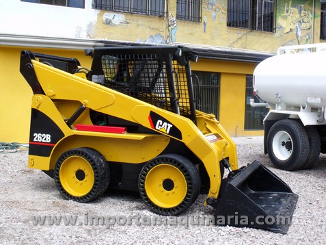 MINICARGADOR CATERPILLAR 262B