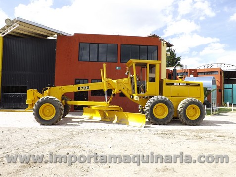 MOTONIVELADORA JOHN DEERE 670B