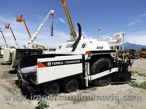 Pavimentadora Cedarapids CR-452 con Extensiones de 10 a 20 ft.