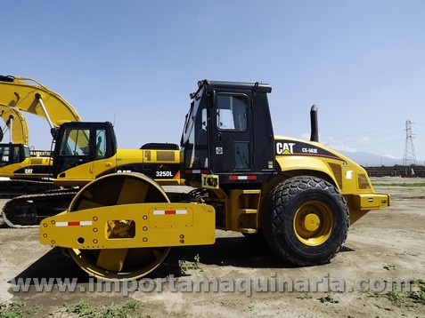 Vibrocompactador Caterpillar CS-563E Rodillo liso 84
